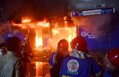 Pakistan: Drug addicts stealing copper likely behind renewed Gul Plaza fire in Karachi (File image)