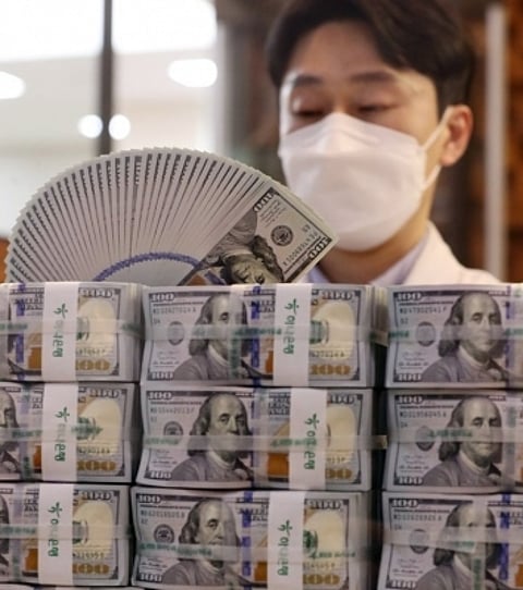 S. Korean currency gains against US dollar amid talks to end Iran war