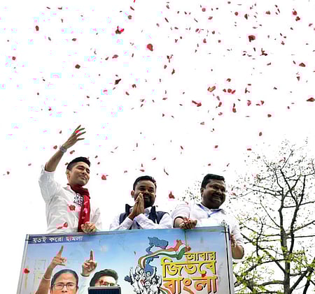 Alipurduar: Trinamool Congress (TMC) National General Secretary Abhishek Banerjee leads a roadshow in support of party candidate Birendra Bara during the election campaign in Kalchini, Alipurduar district, on Thursday, March 26, 2026. (Photo: IANS/X/@AITCofficial)