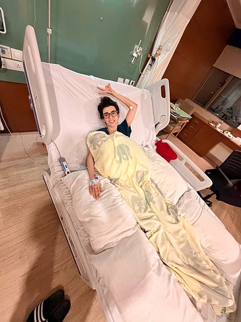 Hrithik Roshan keeps Saba Azad