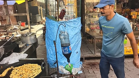 Prayagraj vendor makes ‘magical stove’ using waste engine oil