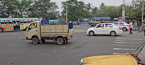 Rain, thunderstorms to continue in Kolkata, south Bengal; Orange Alert in 7 districts