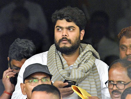 Bihar Police raid RJD MLA Osama Shahab’s residences in Siwan in land grab case