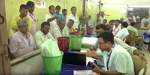 Bengal results: Tough battle between BJP and Trinamool after 1st hour counting; Cong, Left nowhere