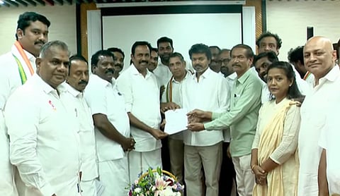 In the image TVK leader vijay is shown with congress leaders in a room