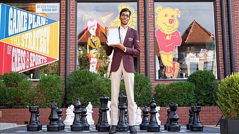 Praggnanandhaa with a title