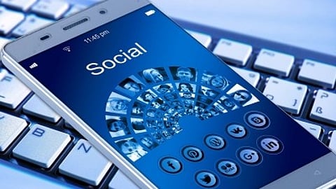 SC seeks Centre’s response on PIL to bar minors from maintaining social media accounts independently