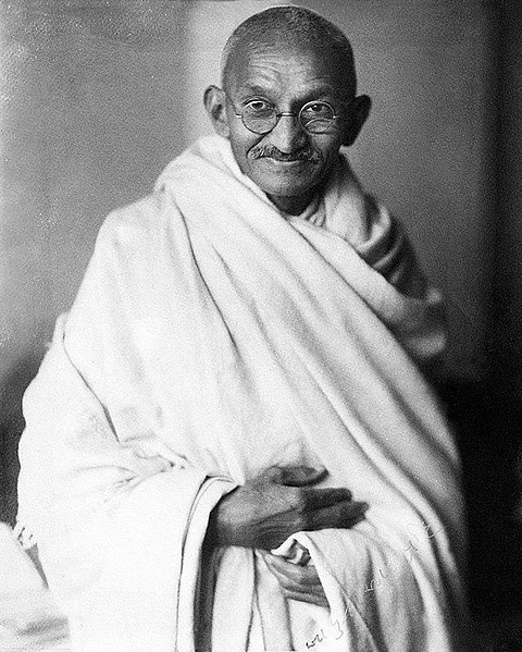 Maulana Abdul Kalam Azad recognised Gandhi as the bearer of humanity | Wikimedia commons