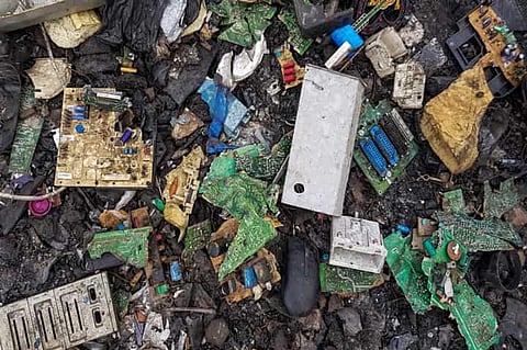 Hazardous substances in the region's 2019 e-waste included at least 2.4 tonnes of mercury, 1.1 tonnes of cadmium, 8,100 tonnes of lead, and 4,000 tonnes of brominated flame retardant| Flickr