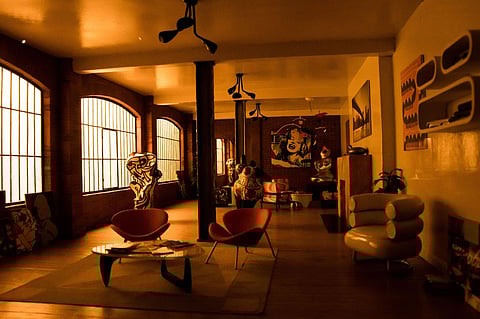 The colours you decide for a room can likewise give it a retro vibe.