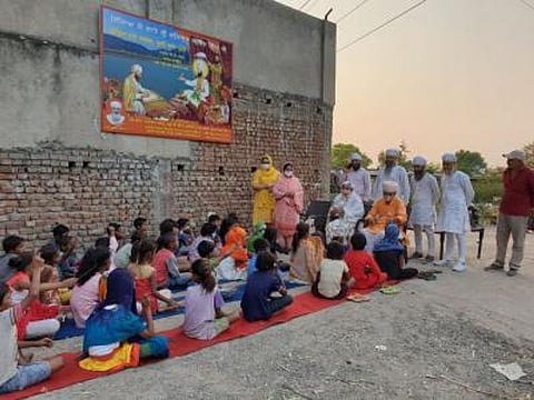 Namdhari Sect Providing Education To Slum Children