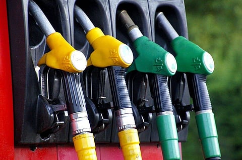 More Risk of Headache and High BP to Petrol Pump Attendants
