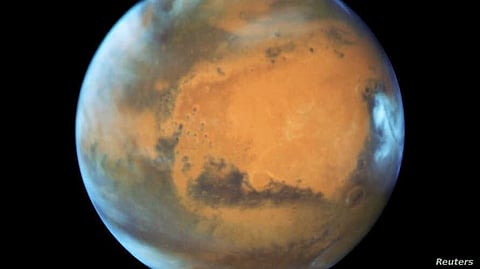 Scientists Discover Multiple Liquid Water Lakes on Mars