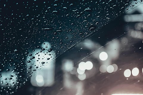 Control Indoor Air Humidity to Contain Covid-19 Spread