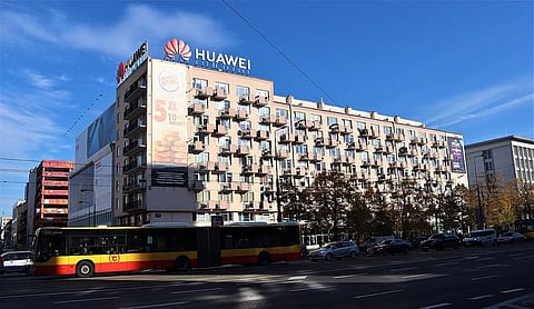 Huawei’s Flagship Smartphone Mate 40 Pro May Feature “Halo Ring” With Touch Display