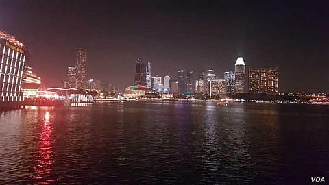 Delhi Citizens Try out Oxygen Bar as Pollution Chokes them