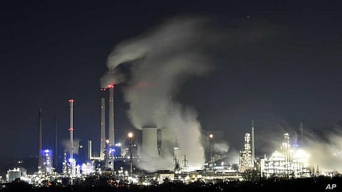 UN Aims at Curbing Carbon Emissions Globally