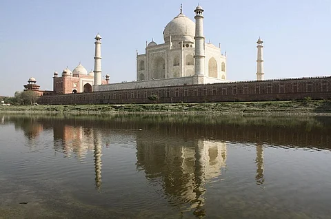 Yamuna Continues to Remain Dry Even After Heavy Rain; Threatens Mughal Monuments