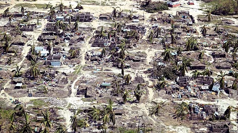 Break in Torrential Rains Helps Cyclone Aid Workers to Make Progress in Reaching to Mozambique