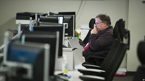 Americans Becoming More Desk-Bound, Spending Almost Third of their Waking Hours Sitting: Study
