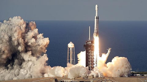 SpaceX Launches Second Supersized ‘Falcon’ Heavy Rocket, For the First Time Lands all Three Boosters