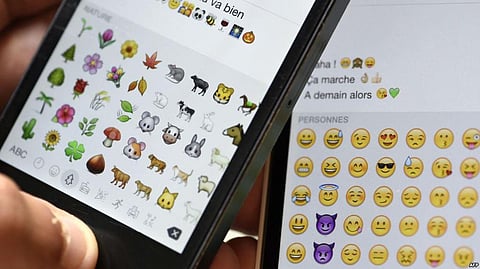 Emoji- A Choice for Interracial Couple