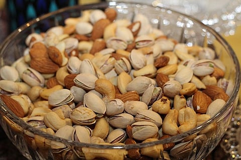 Having a Handful of Nuts Everyday Can Boost Memory in Elderly, Says Study