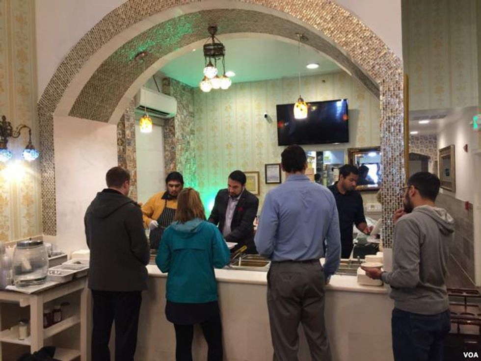 Story Of Pakistani Immigrant Who Came To U.S. Helps Feed The Homeless