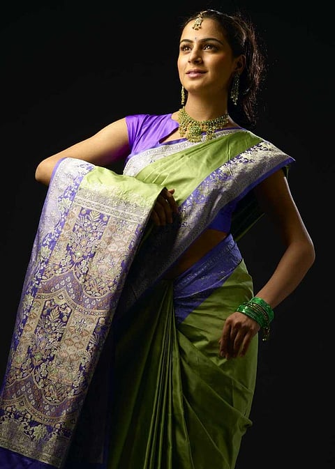 Here’s How You Can Give a Modern Twist to Saris