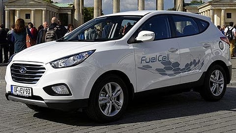 Eight Glasses Your At-Home Bar MUST Have