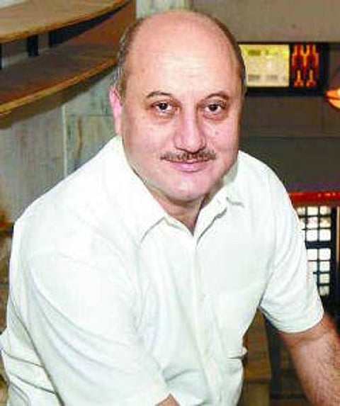 Daisy Shah, Says She Don’t Want To Disappoint Her Mentor and Co-star