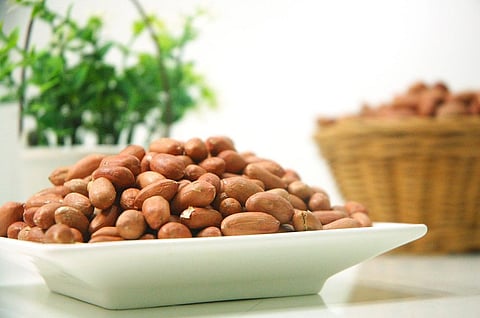 Eat Peanuts, Chickpeas, to Lower Cholesterol and Improve Blood Pressure