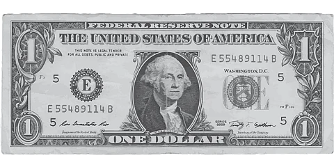 US dollar index falls, tells latest GDP report