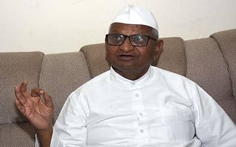 Anna Hazare Breaks Fast After Government Assurance