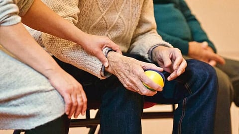 Can Knee Pain Trigger Depression in Elderly People?