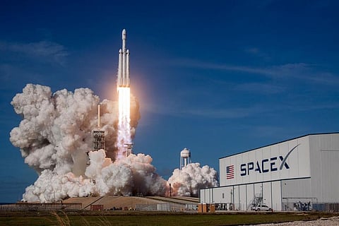 SpaceX launches Falcon 9 with first broadband internet satellites