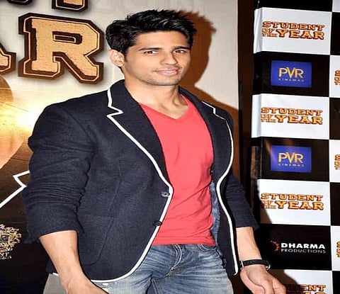 Manoj Bajpayee is an amazing actor and a team player on set: Sidharth Malhotra
