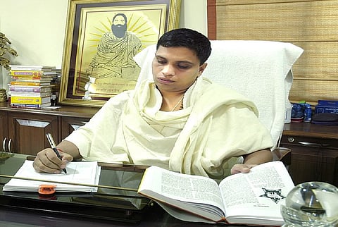 Forbes Rich List 2017: Acharya Balkrishna of Patanjali Named as 19th Richest Indian
