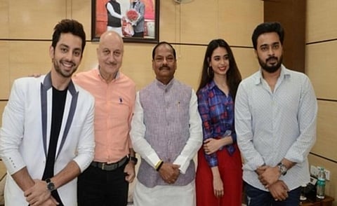 Film ‘Ranchi Diaries’ Team Meets Jharkhand CM Ahead of its Release