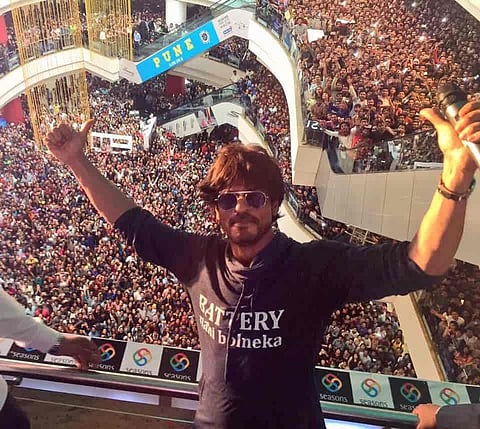 SRK “The King Khan” Crossed 28 million Followers On Twitter