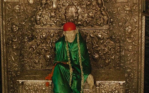 A Devotee from Agra donates 2 kg Gold Sandals to Shirdi Sai Baba Temple