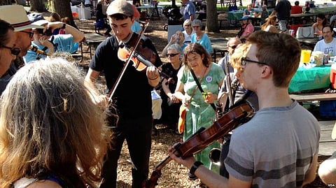 Music and Storytelling Spice up the Environment at Maryland Folk Festival in US