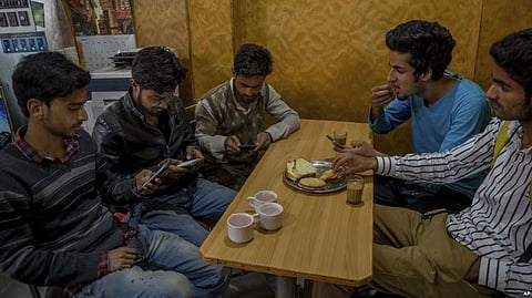 India Shuts Down Social Media in Indian Kashmir to control widening Street protests and growing Violence in the Region