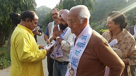 MCD Elections 2017: Photo-shopping is passé! AAP is portraying its workers as resident groups to burn ‘House Tax’ bills