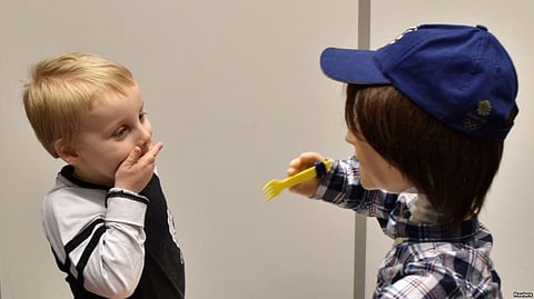 “This is nice, it tickles me” : British Robot ‘Kaspar’ Helps Autistic Children with Social Interaction and Communication
