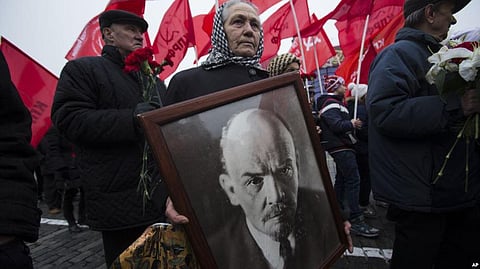 What does Stalin-era Photo of Lenin at Revolutionary gathering tell us about evolution of World’s Developed Economies?