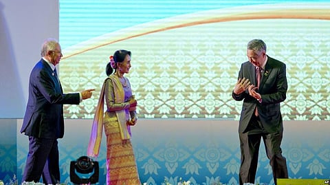 Myanmar State Counselor Aung San Suu Kyi Pledges to achieve lasting peace in the country in 2017