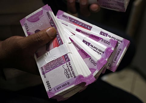 Rs 39.8 lakh in cash seized from 2 cities in Gujarat, of which Rs 24 lakh was in Rs 2,000 currency notes