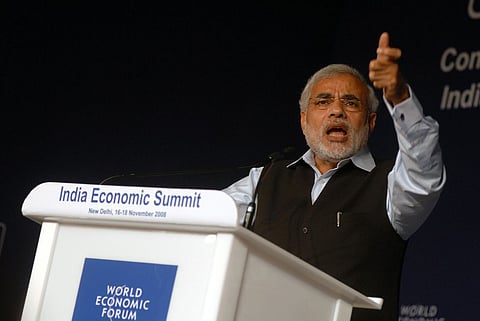 Amid Cash Crunch Pan-India, PM Modi asks Small Businesses, Labour to opt for Cashless transaction through Mobile Banking and Plastic Money