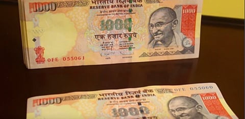 Rag Picker Finds a Bag carrying Rs 1,000 notes of 52,000 Face value, after PM Modi’s move against Black Money